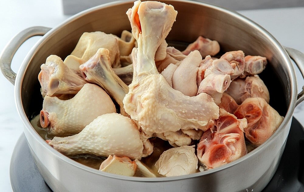 What are the best bones to use for chicken bone broth